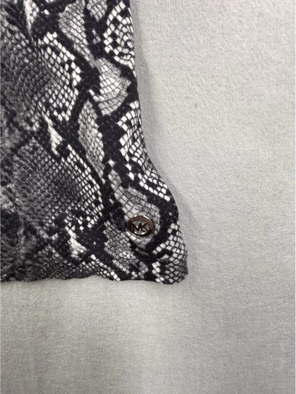 MICHAEL KORS Women’s Snake Print T-Shirt – Black & Grey Python Crew Neck –Size M